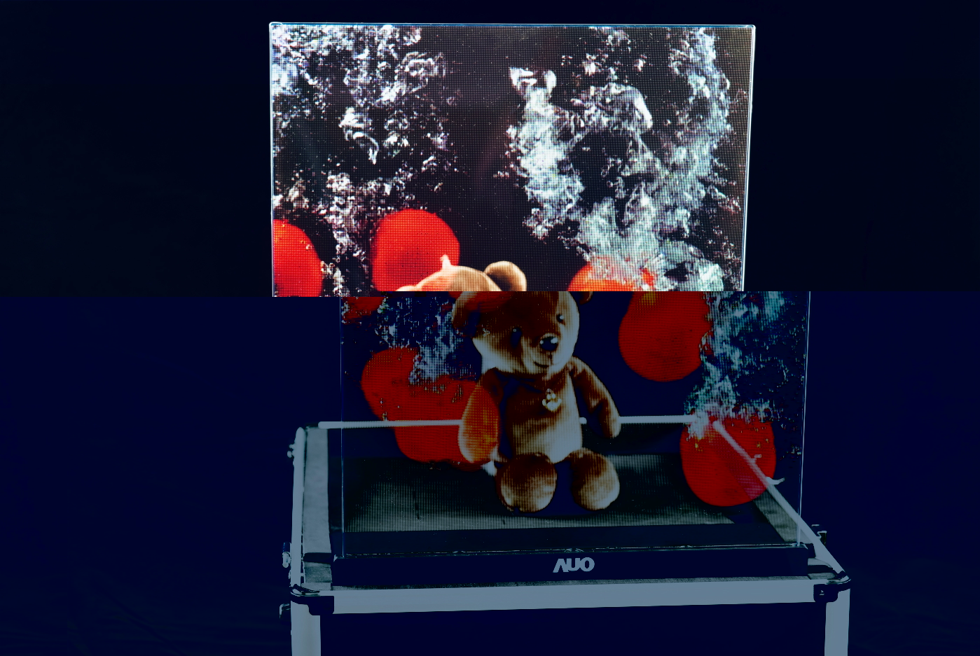 友達領先研發Micro LED透明顯示器，具備高穿透、低繞射、高亮度、可拼接之特性，可應用於智慧移動、智慧零售、商業展示等多元場域