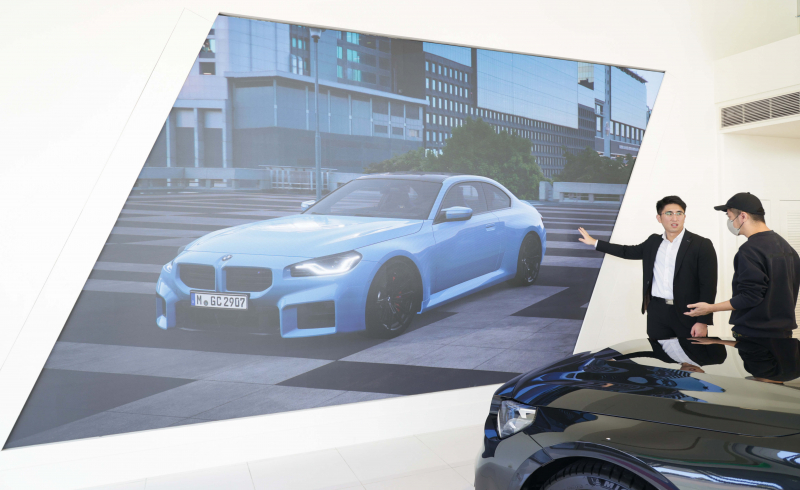 友達首度進軍CES 2024大秀智慧座艙及創利空間Space4M攜手台北汎德落地智慧零售LED沉浸式即時互動展示中心解決方案，透過數位翻新將智慧顯示互動導入多元場域，為汽車業顧客深化賞車情境體驗